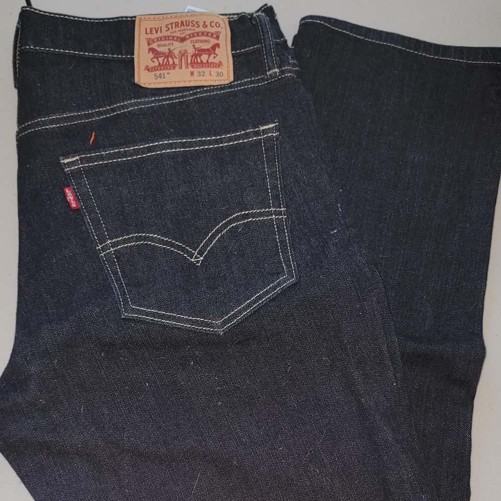 Mens Levi's 541 32/30 Mid Knight - Dark Wash - Stretch (very dark Navy)